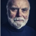 Bruno Sacco (1933-2024) - Chief Designer Mercedes-Benz w latach 1975-1999. Urodził się w Udine, studiował w Turynie, ćwierć wieku kierował wzornictwem niemieckiej marki z Sindelfingen.