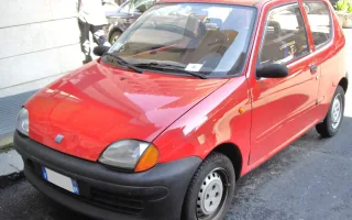 Przez cztery lata, od 1999 do 2002 roku, żaden nowy samochód nie sprzedawał się w Polsce lepiej niż Seicento. Czerwień na osiedlowym parkingu stała się znakiem przełomu wieków.