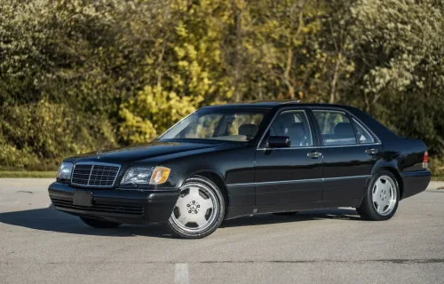 S 500 Grand Edition: pięciolitrowe V8 M119 uchodzi wśród znawców za najbardziej zrównoważony wybór w gamie — osiągi godne Klasy S bez ekstrawagancji dwunastki.