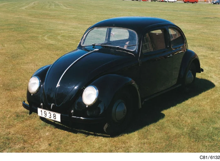 Zachowany KdF-Wagen z 1938 roku. Auto miało kosztować 990 marek — z programu oszczędnościowego nie odebrał go żaden z 336 tysięcy ciułaczy.