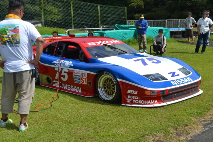 Zwycięski 300ZX nr 75 z 1994 roku — klasa IMSA GTS i tytuły dla Steve'a Millena. Wyścigowy V6 rozwijał ponad 800 KM.
