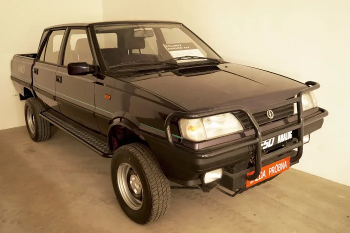Prototyp FSO Polonez Analog z kolekcji w Chlewiskach. Zanim auto trafiło na taśmę, nadwozie z odrzuconego projektu Fiata dopasowywano do płyty podłogowej Fiata 125p.