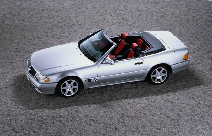 Według dokumentacji Mercedes-Benz Media wersja Mille Miglia Edition była limitowana do około 630 egzemplarzy. Niektóre źródła klubowe wskazują na liczby znacznie mniejsze — temat wciąż wymaga weryfikacji w monografiach.