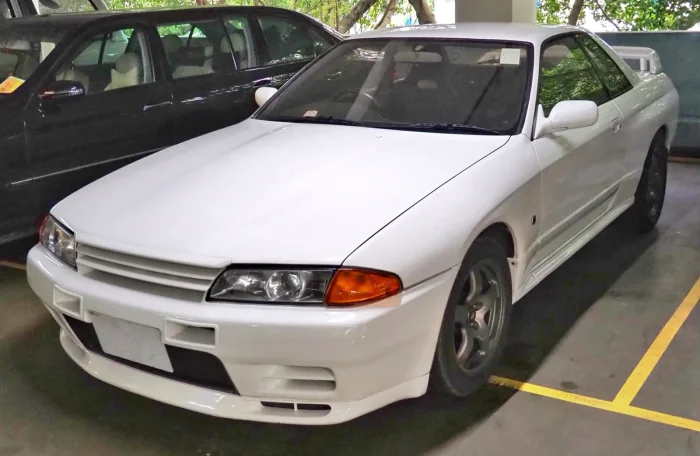 Do Europy R32 GT-R oficjalnie nie pojechał. Rynkami eksportowymi były Hongkong, Singapur, Nowa Zelandia i Australia, która w 1991 roku dostała sto sztuk.
