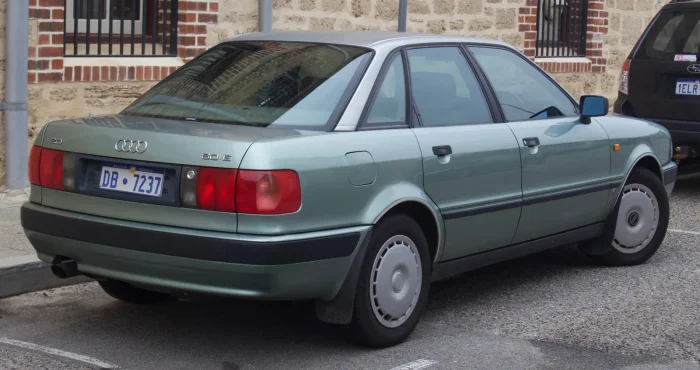 B4 zamknęło historię modelu: nowa karoseria sedana, a od stycznia 1993 roku seryjny ABS. Po nim nadeszło już A4.