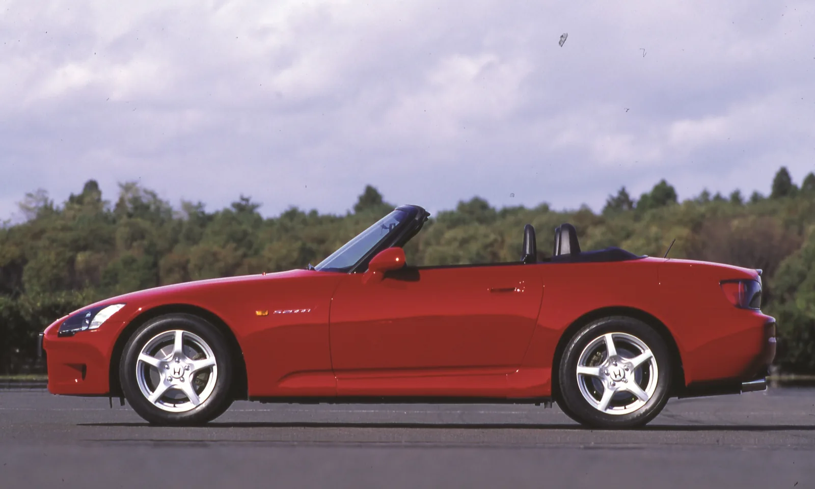 Honda S2000 — roadster, który kręcił się do 9000 obrotów