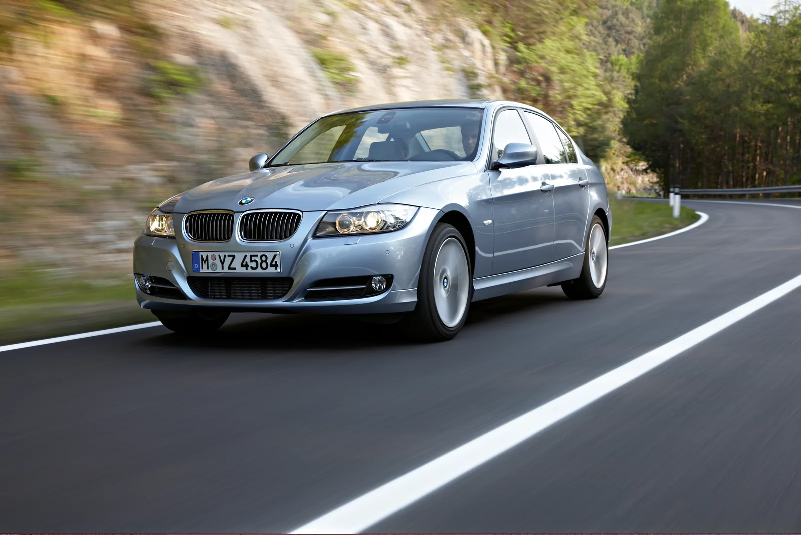 BMW E90 — sedan między E46 a cyfrowym F30