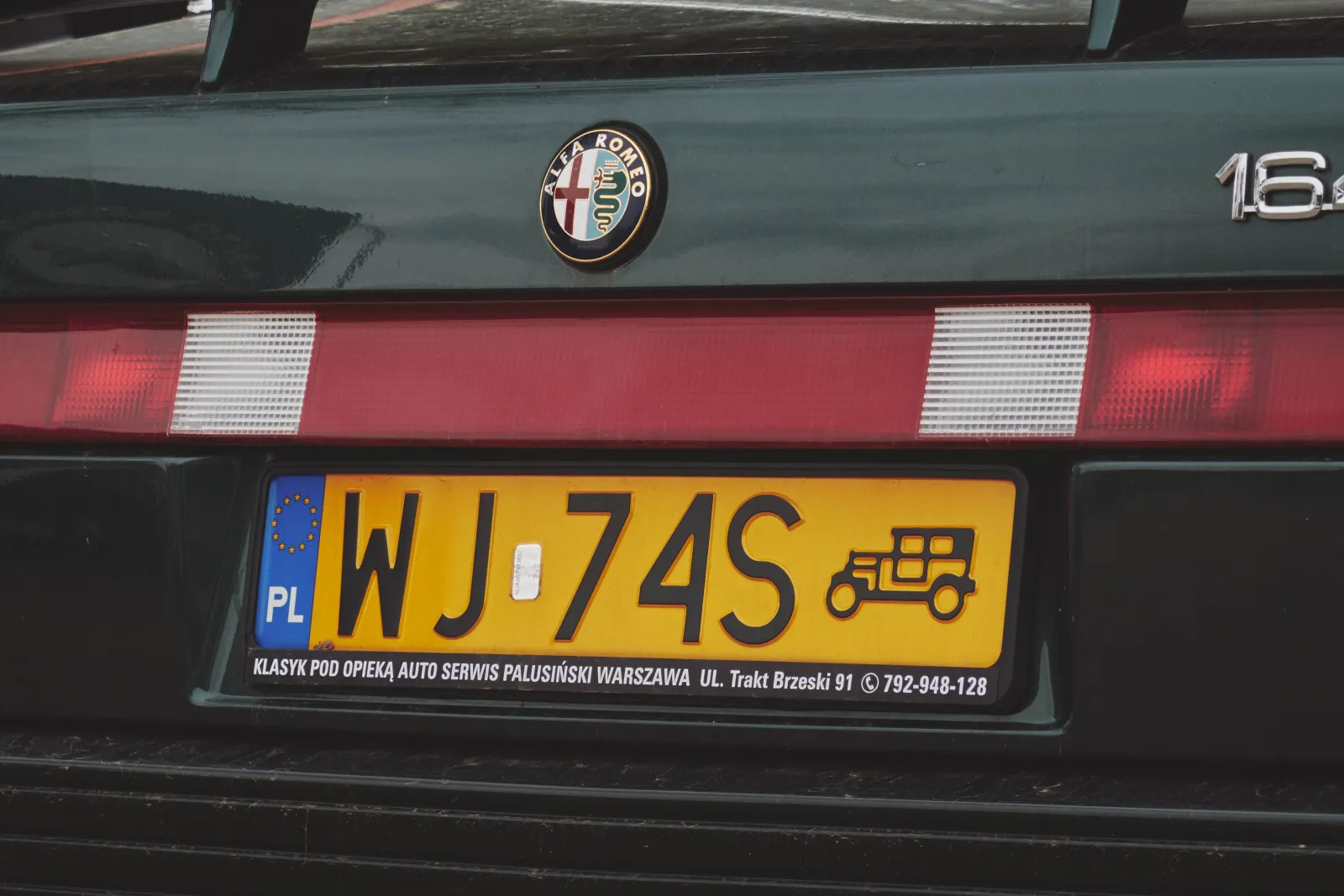 Żółte tablice 2026 — wiek auta, mapa Polski, koszty rejestracji