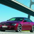„Rebirth of an Icon” — tak w grudniu 2004 roku BMW zapowiadało powrót M6. Pod maską pracowało jedyne seryjne V10 w historii marki.