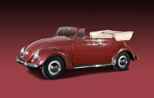 Bordowy 1200 Cabriolet, wersja budowana od 1954 do 1965 roku. Złożony dach nie chował się pod żadną pokrywę i leżał nad tyłem jak kufer.