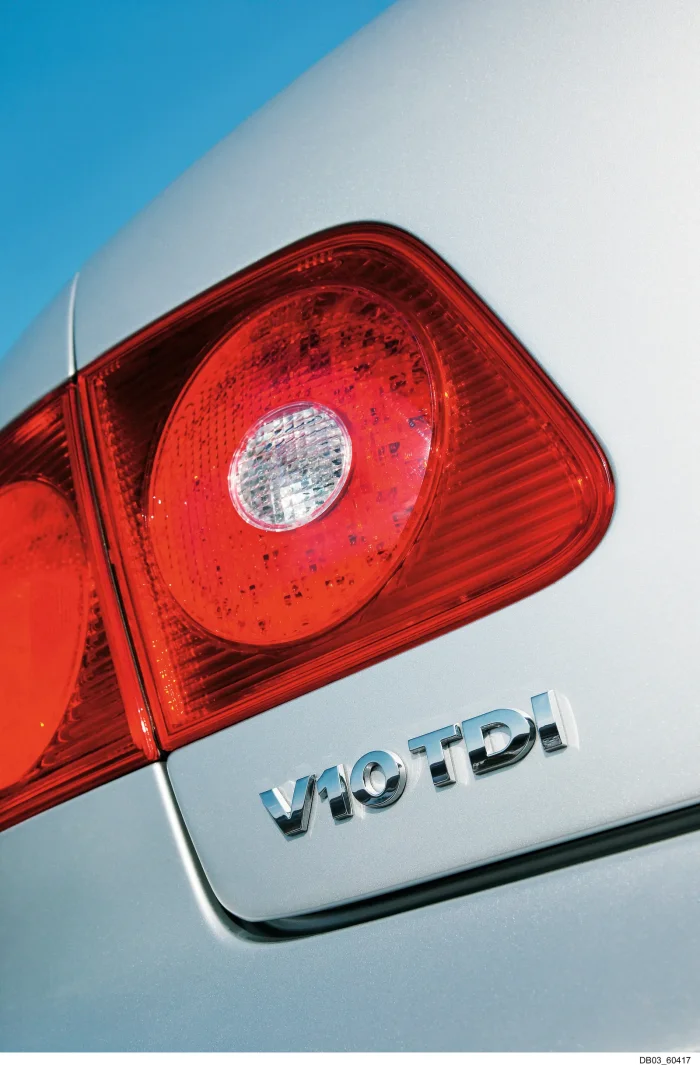 Pięć litrów, dwie turbosprężarki i 750 Nm. Pod tym emblematem krył się najbardziej ekstrawagancki diesel, jaki Volkswagen sprzedawał klientom.