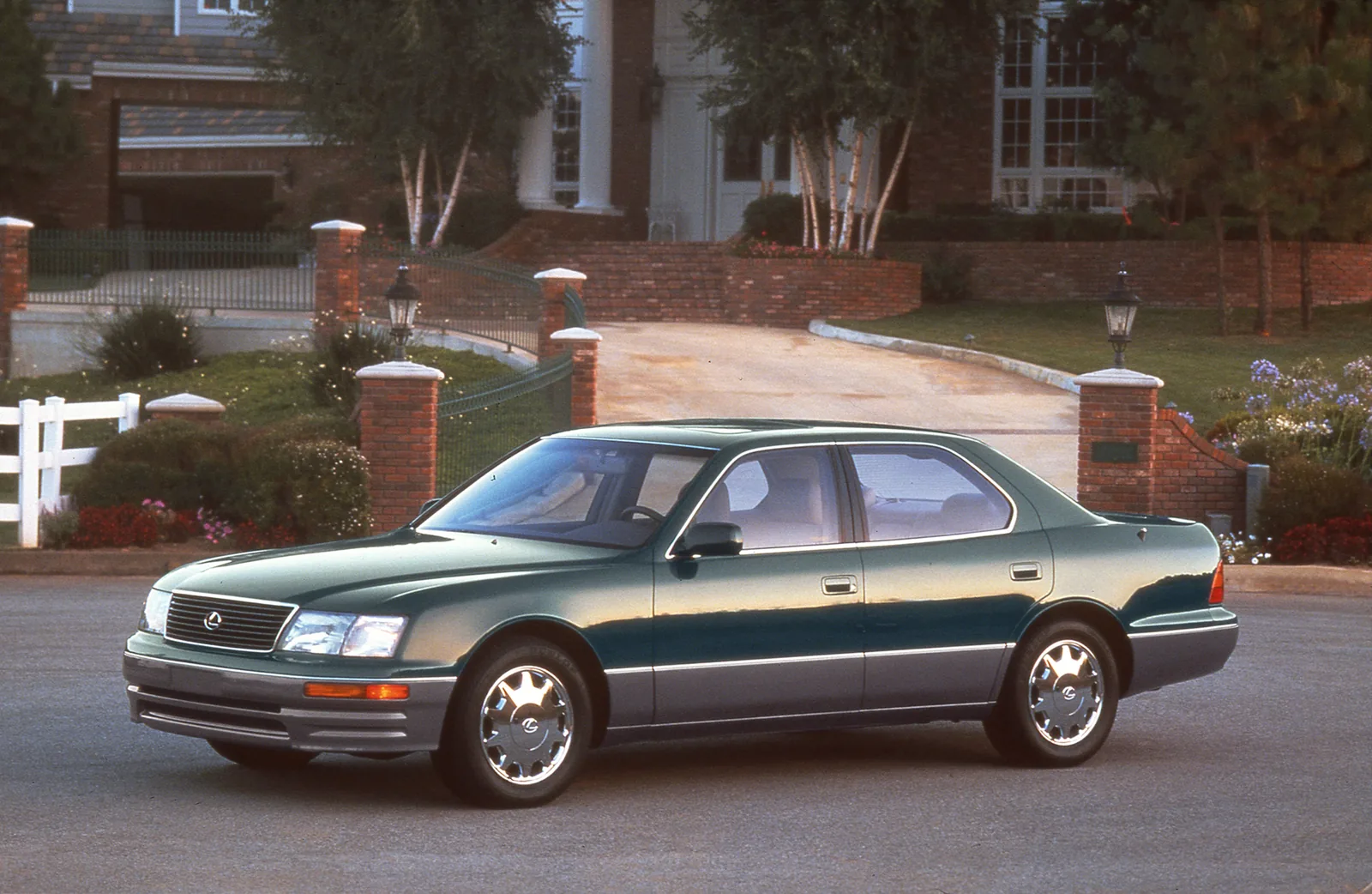 Lexus LS 400 UCF20 (1994–2000): druga generacja