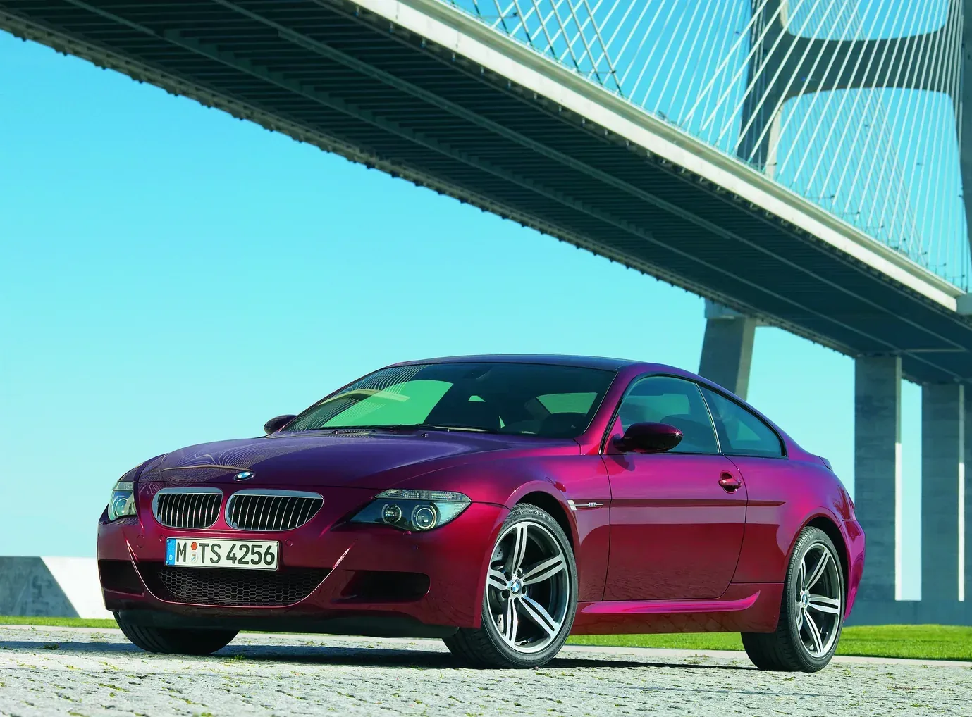 BMW M6 E63/E64 — jedyne seryjne V10 w historii BMW