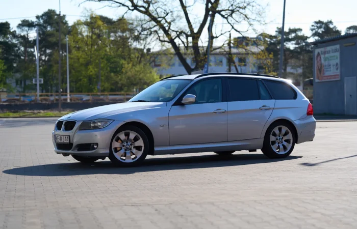 BMW Seria 3 2010 - zdjęcie 4