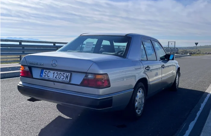 Mercedes-Benz Klasa E 1992 - zdjęcie 12
