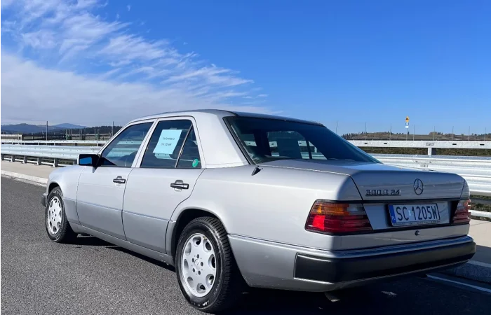 Mercedes-Benz Klasa E 1992 - zdjęcie 14