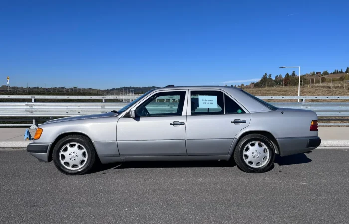 Mercedes-Benz Klasa E 1992 - zdjęcie 15