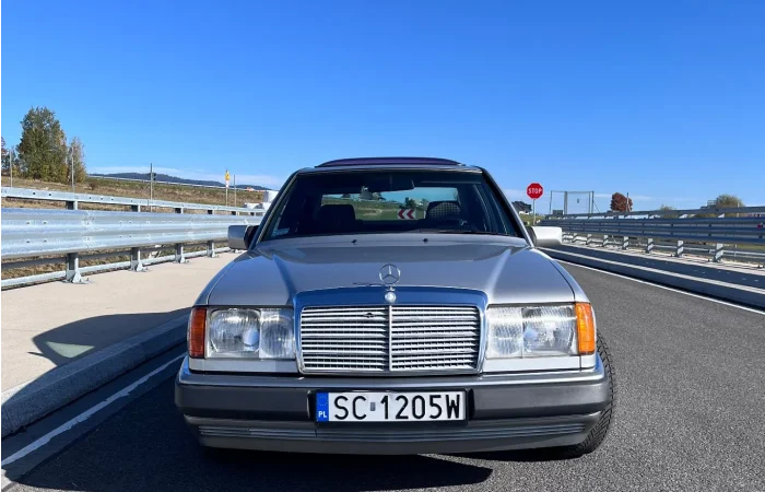 Mercedes-Benz Klasa E 1992 - zdjęcie 17