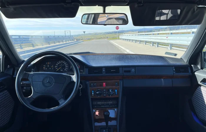 Mercedes-Benz Klasa E 1992 - zdjęcie 6