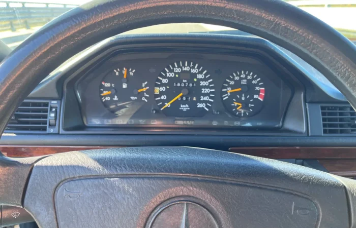 Mercedes-Benz Klasa E 1992 - zdjęcie 9