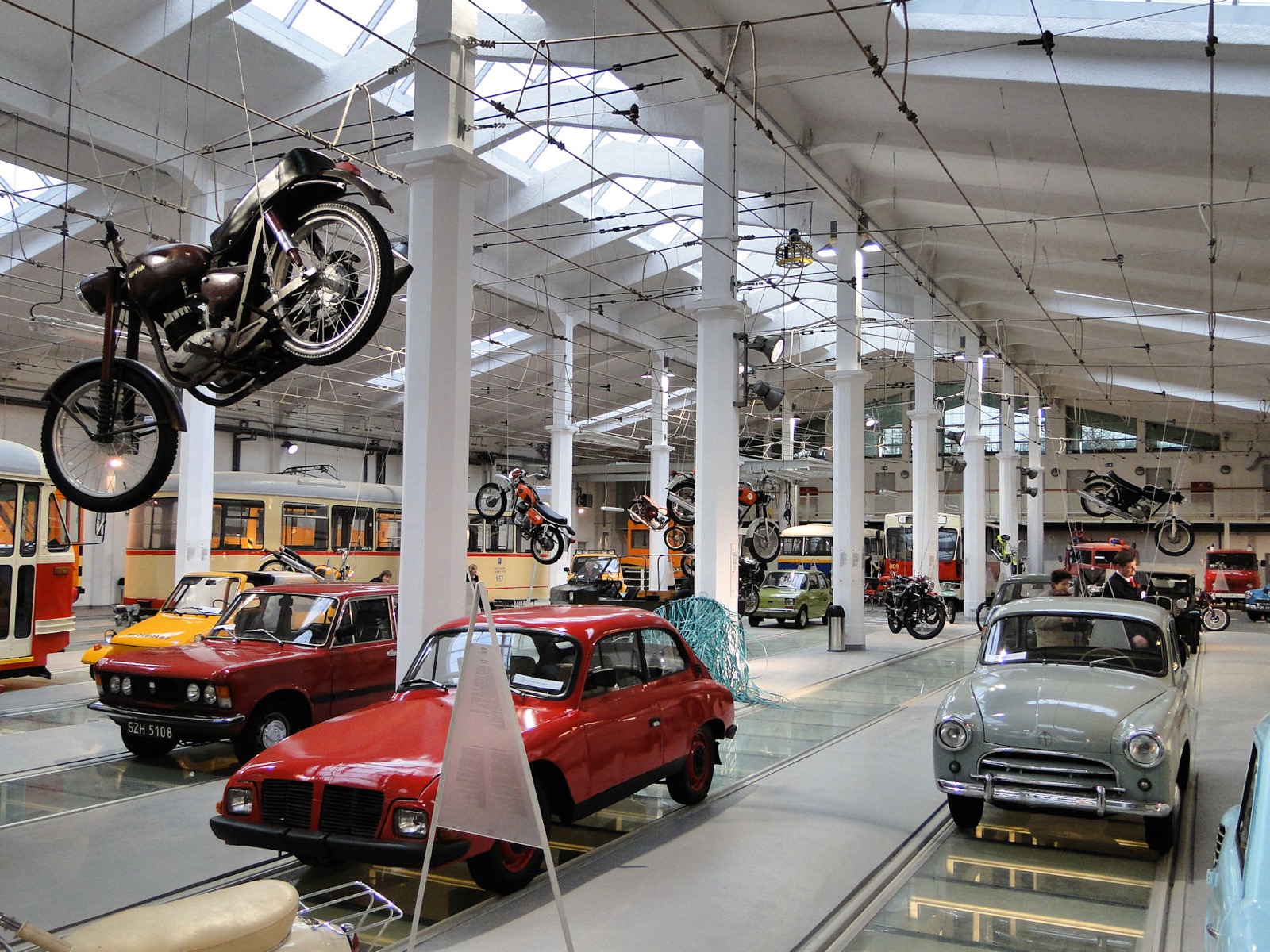 Muzeum Techniki i Komunikacji — Zajezdnia Sztuki w Szczecinie
